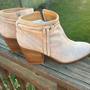Alberto  Fermani  Natural Suede Booties Size 39 1/2